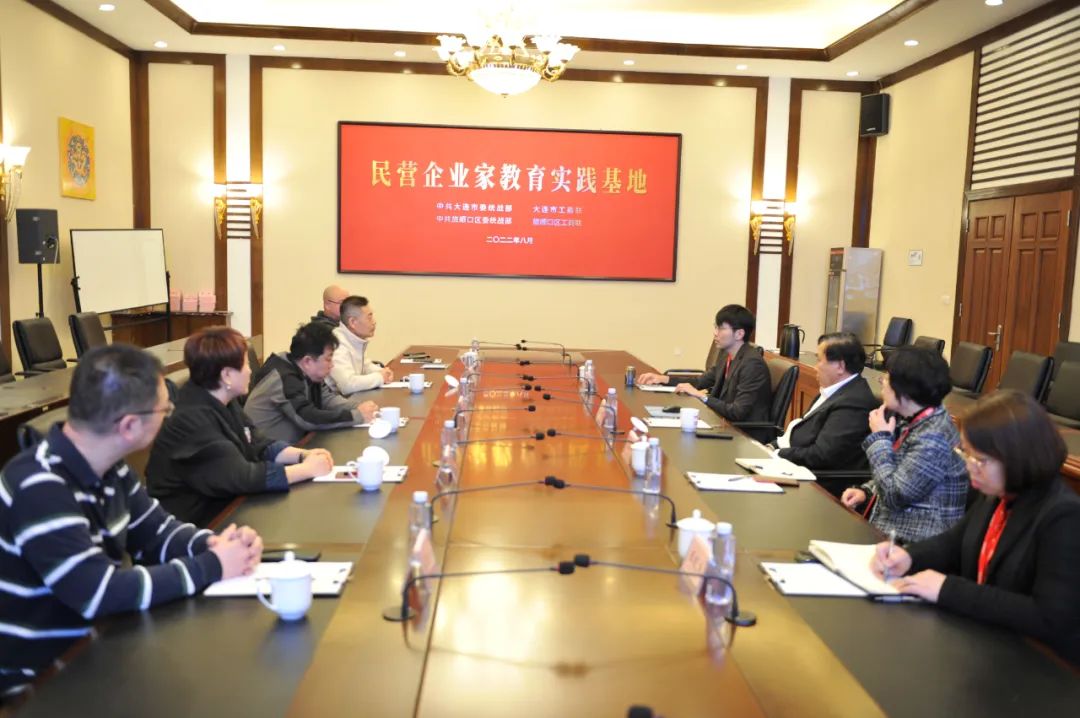 維龍中國、喀左縣政府一行到訪韓偉集團